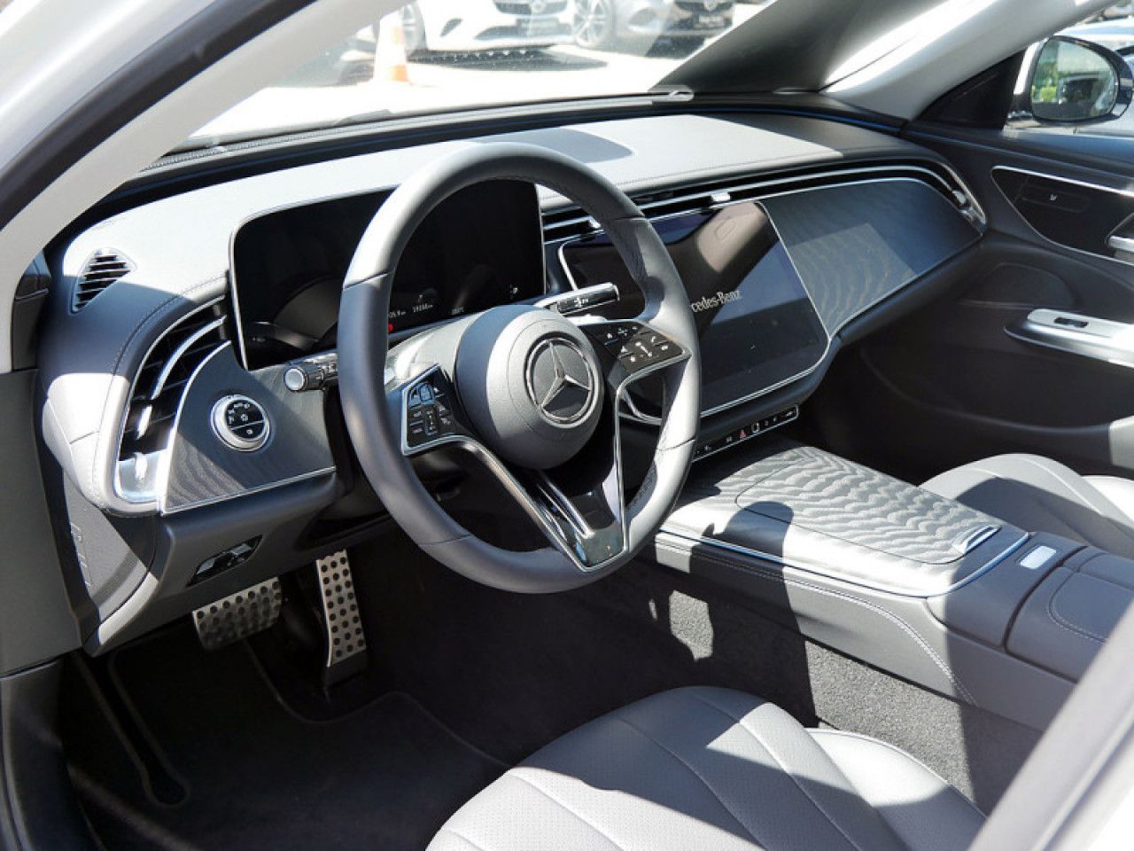 Mercedes-Benz E-Klasse – Bild 13