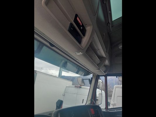 Vehicle image 13 / 20