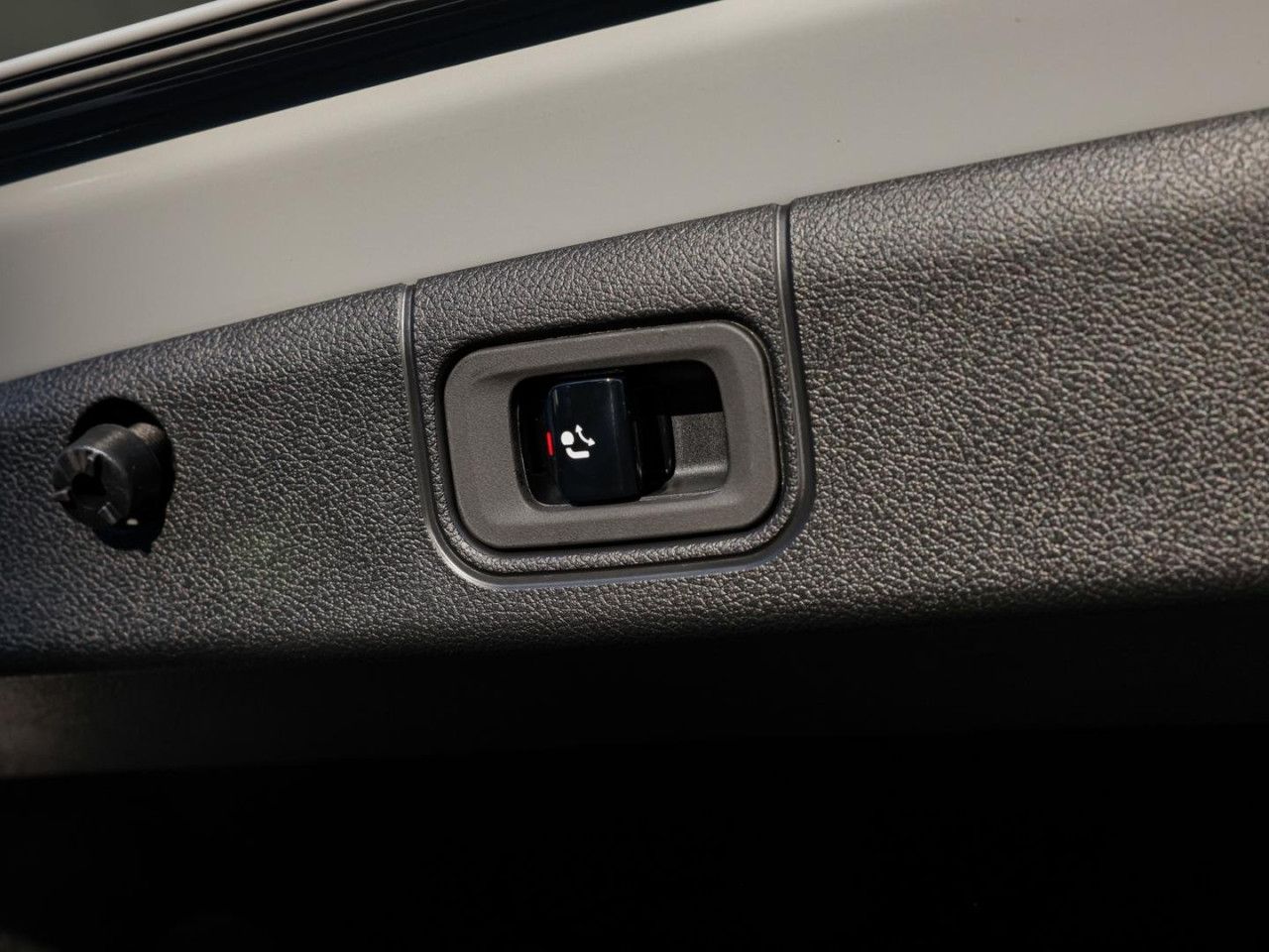 Mercedes-Benz E-Klasse – Bild 13