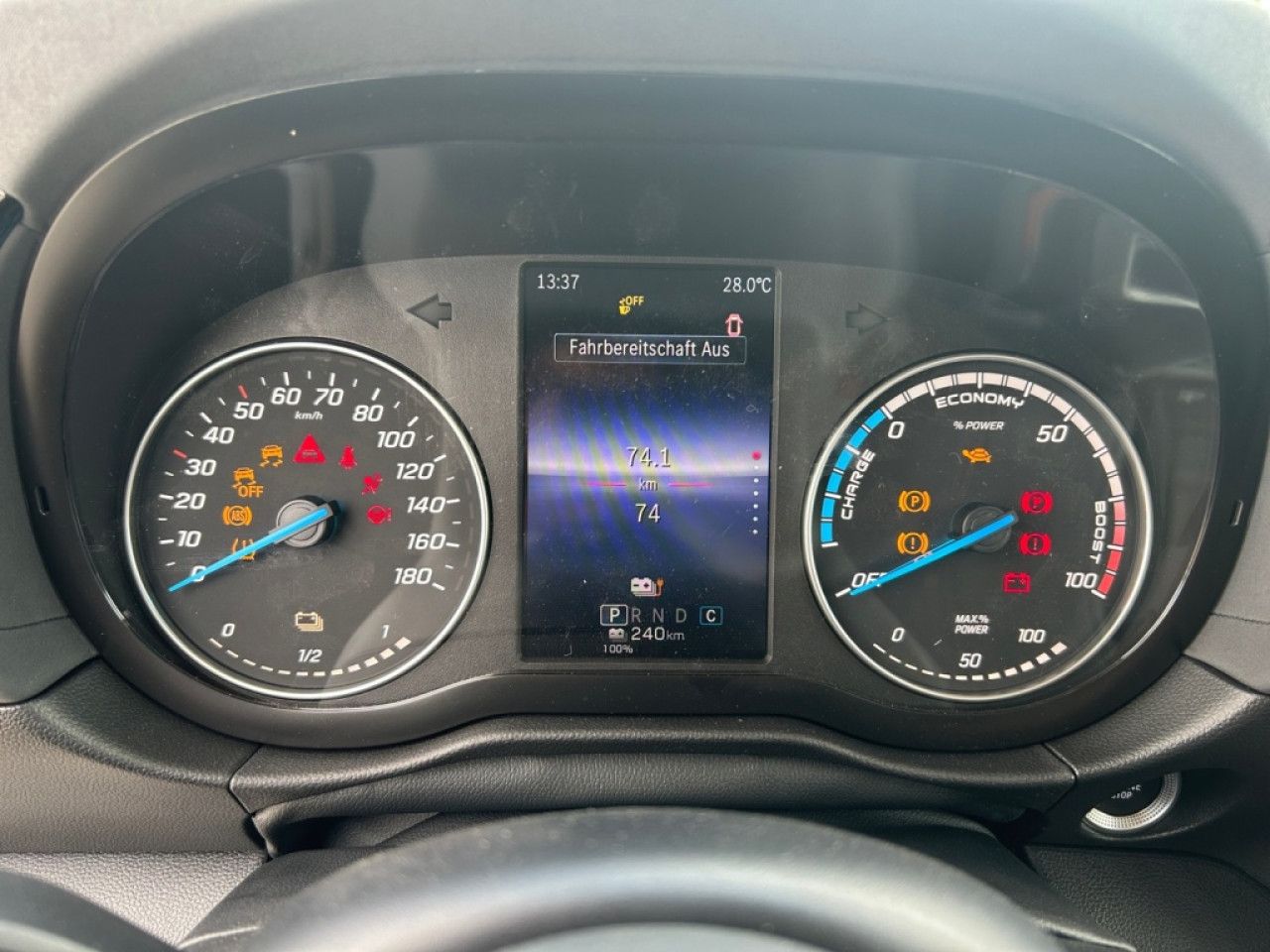 Mercedes-Benz EQT – Bild 9