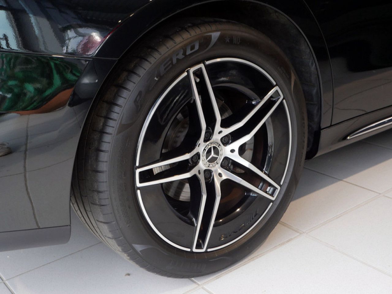 Mercedes-Benz E-Klasse – Bild 10