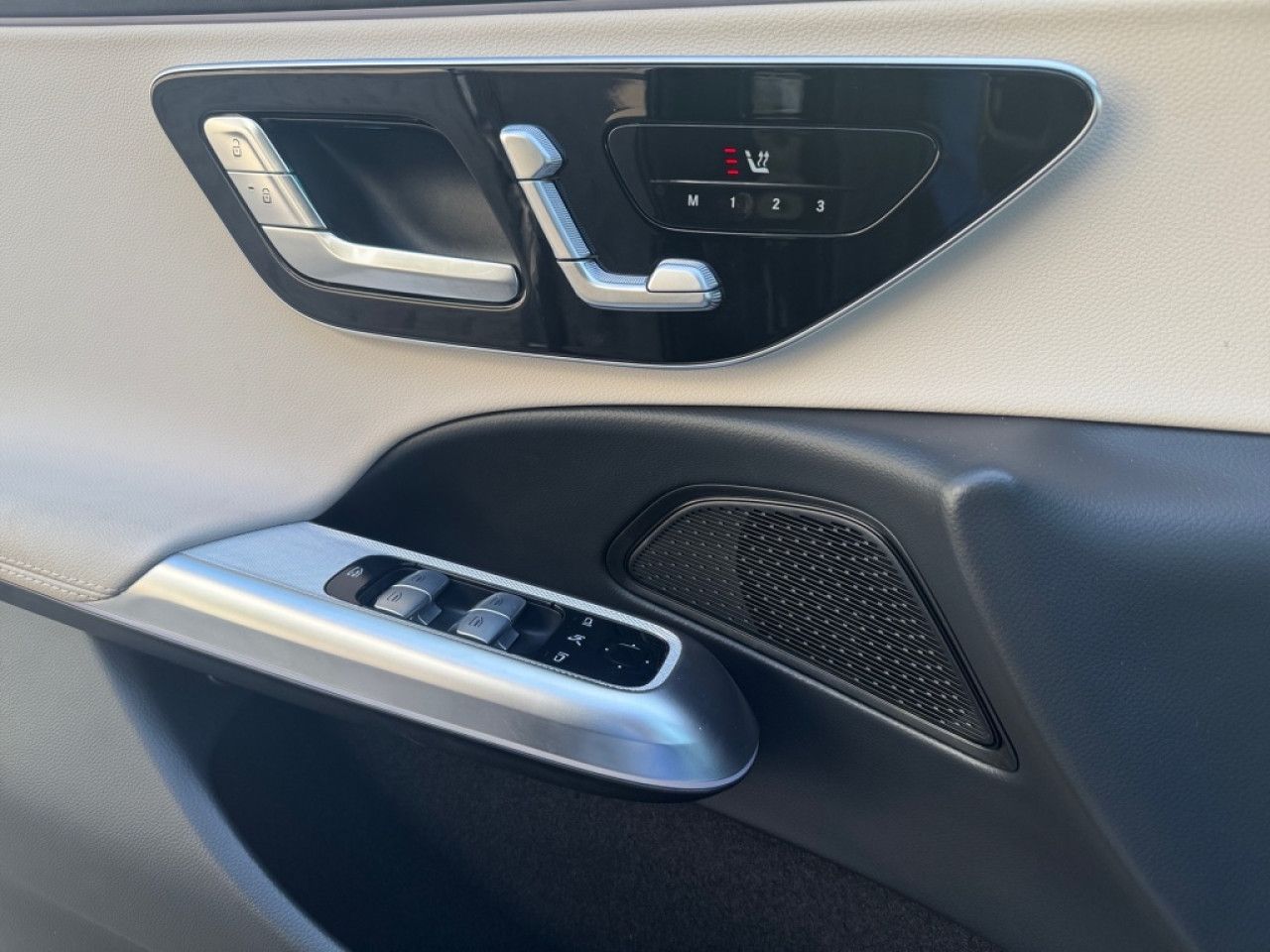 Mercedes-Benz E-Klasse – Bild 7
