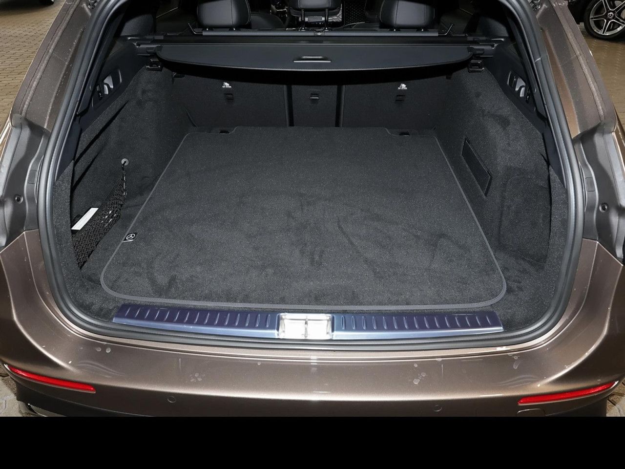 Mercedes-Benz E-Klasse – Bild 24