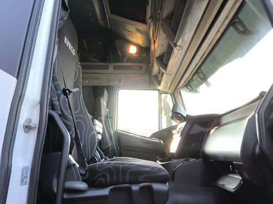 Vehicle image 3 / 17