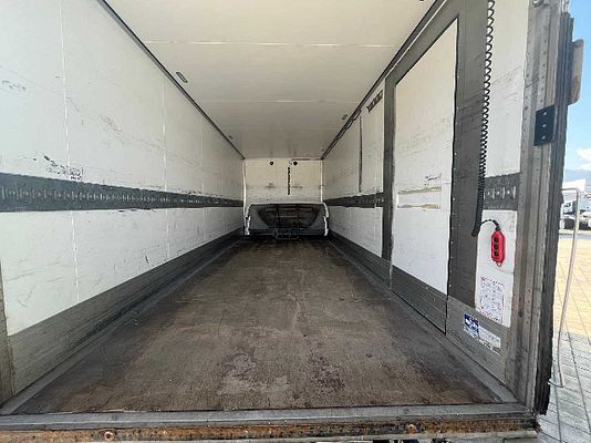 Vehicle image 5 / 15