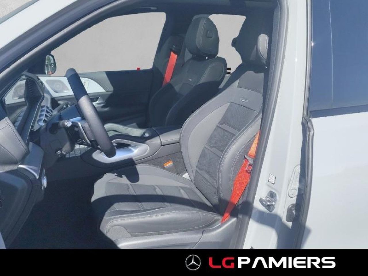 Photo du v&eacute;hicule 10 / 18