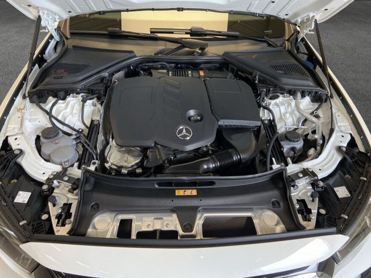 Mercedes-Benz E-Klasse – Bild 8