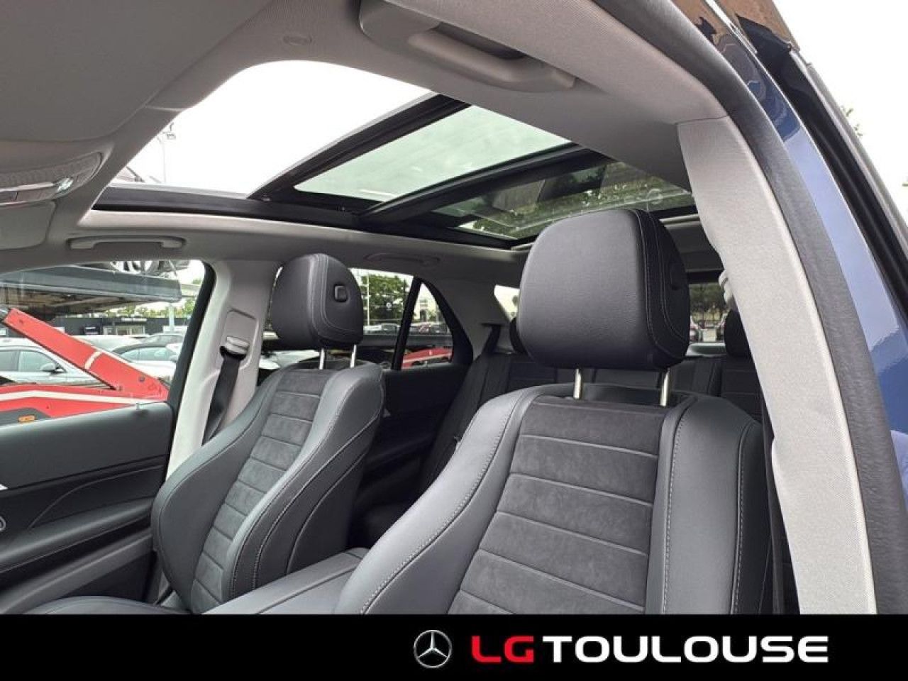 Photo du v&eacute;hicule 16 / 18