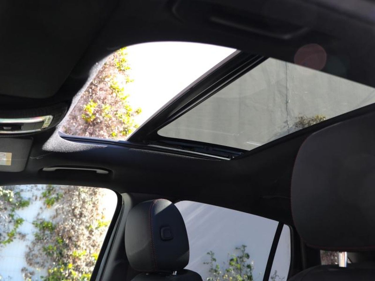 Photo du v&eacute;hicule 16 / 18