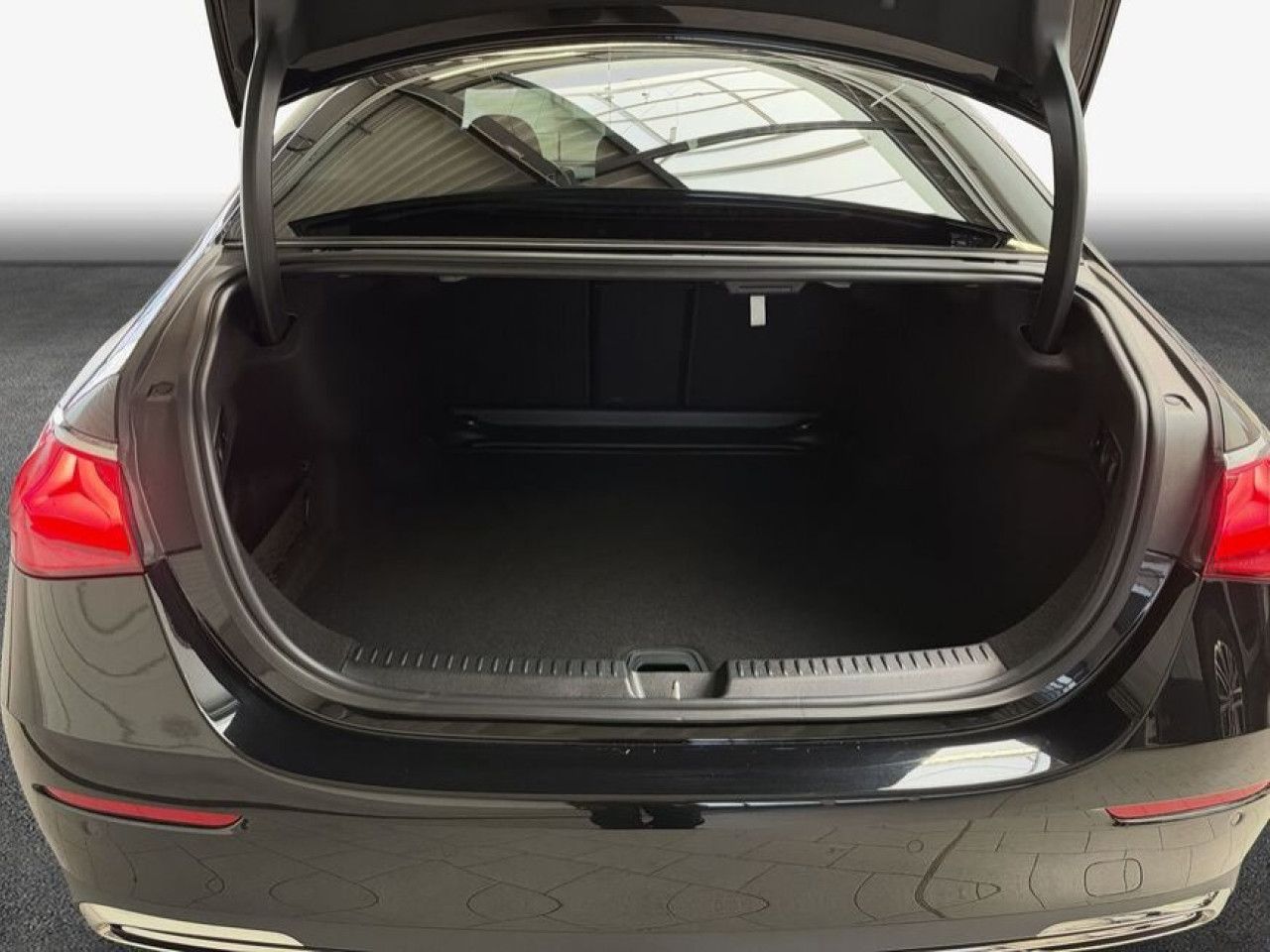 Mercedes-Benz E-Klasse – Bild 8