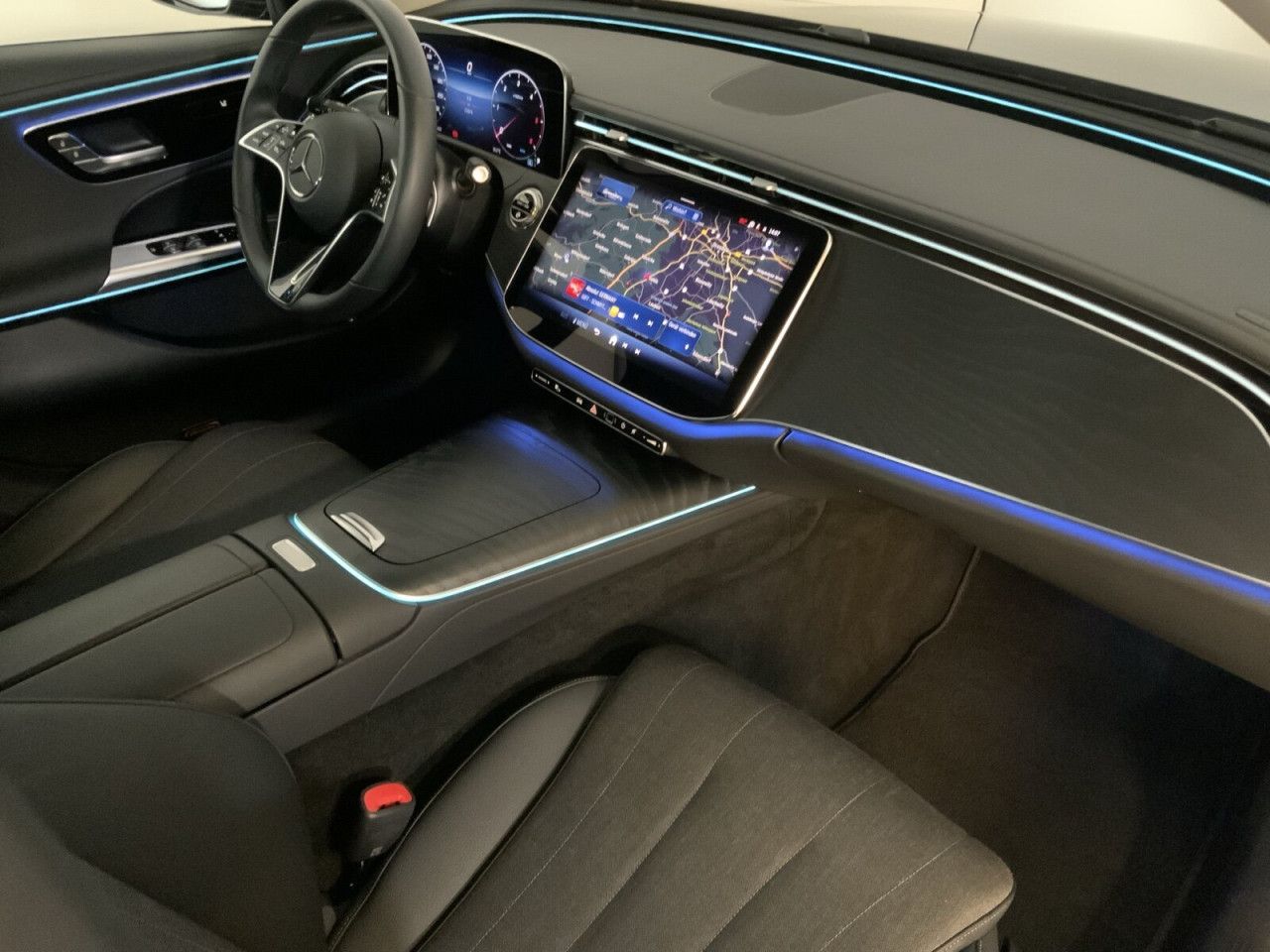 Mercedes-Benz E-Klasse – Bild 14