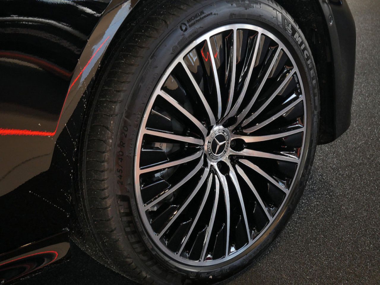 Mercedes-Benz E-Klasse – Bild 10