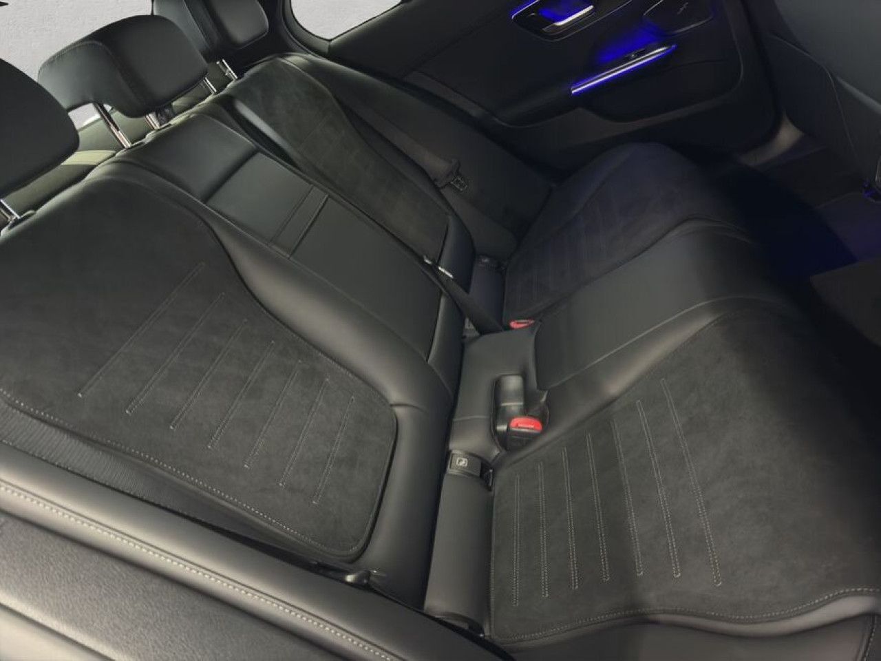 Mercedes-Benz C-Klasse – Bild 18