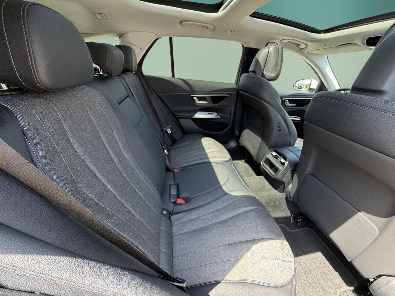 Mercedes-Benz E-Klasse – Bild 14