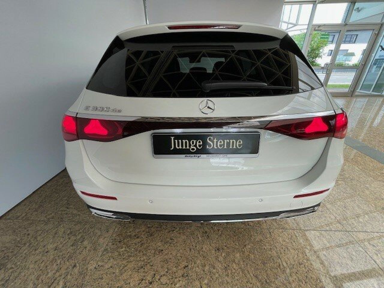 Mercedes-Benz E-Klasse – Bild 9