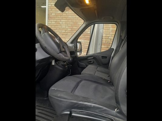 Vehicle image 7 / 16