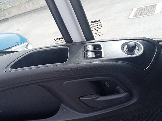 Vehicle image 7 / 8