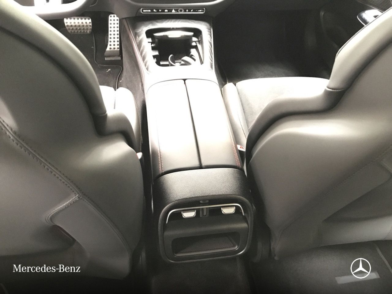 Mercedes-Benz E-Klasse – Bild 12