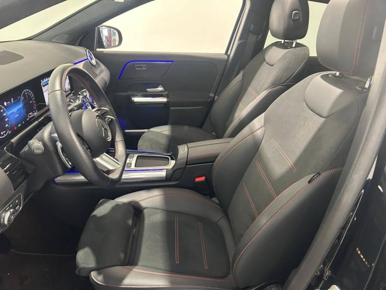 Photo du v&eacute;hicule 16 / 18