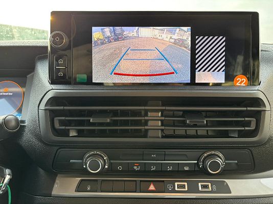 Vehicle image 14 / 15