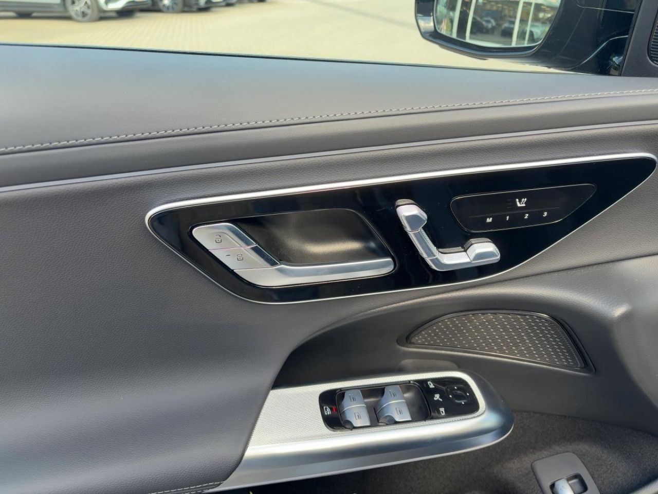 Mercedes-Benz E-Klasse – Bild 13