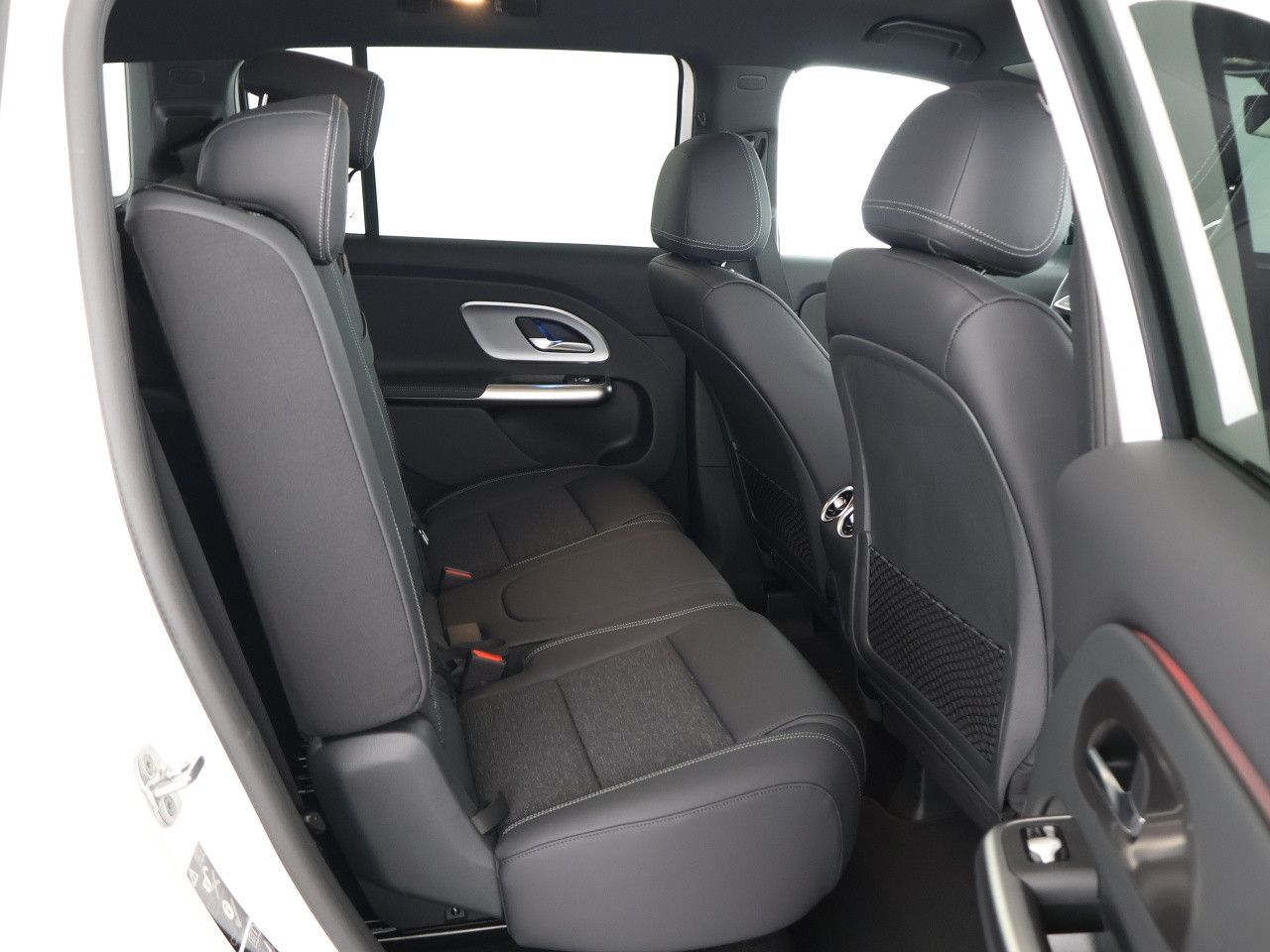 Mercedes-Benz GLB – Bild 13