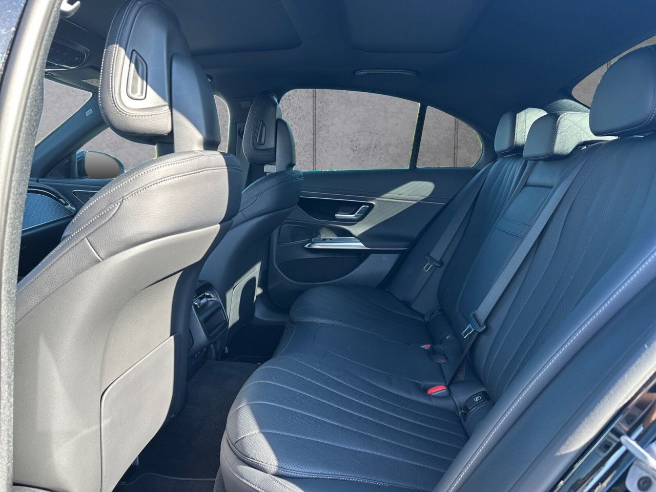 Mercedes-Benz E-Klasse – Bild 12