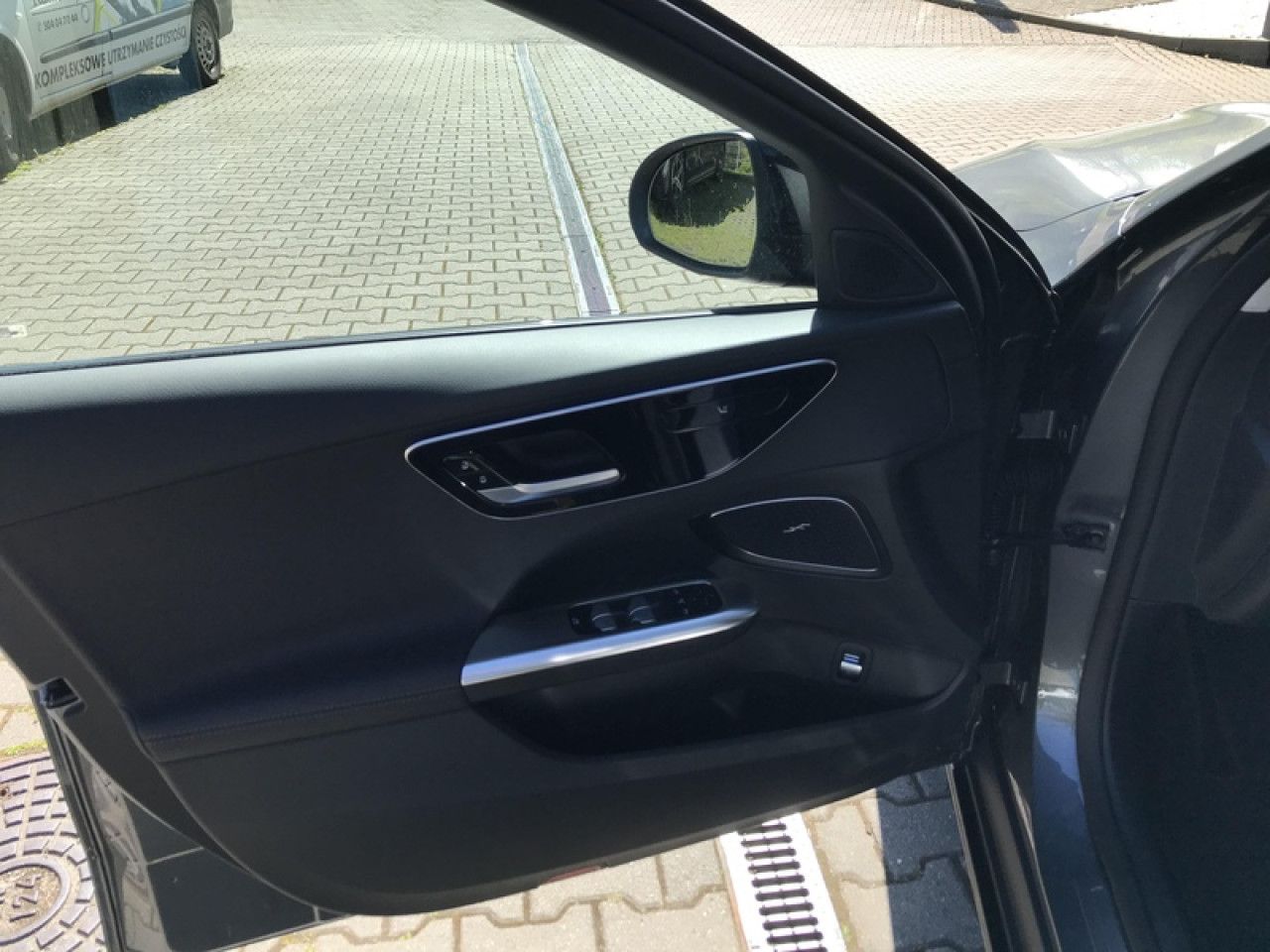 Zdjęcie pojazdu 16 / 19