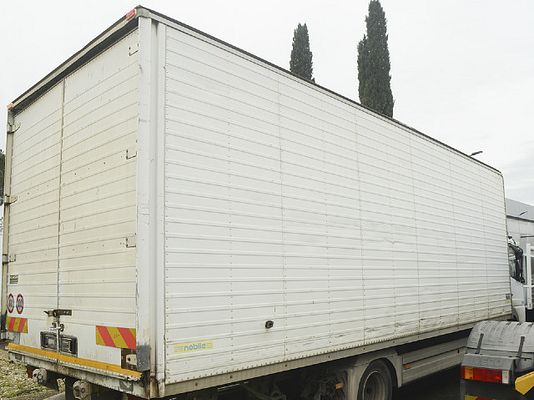Vehicle image 2 / 5