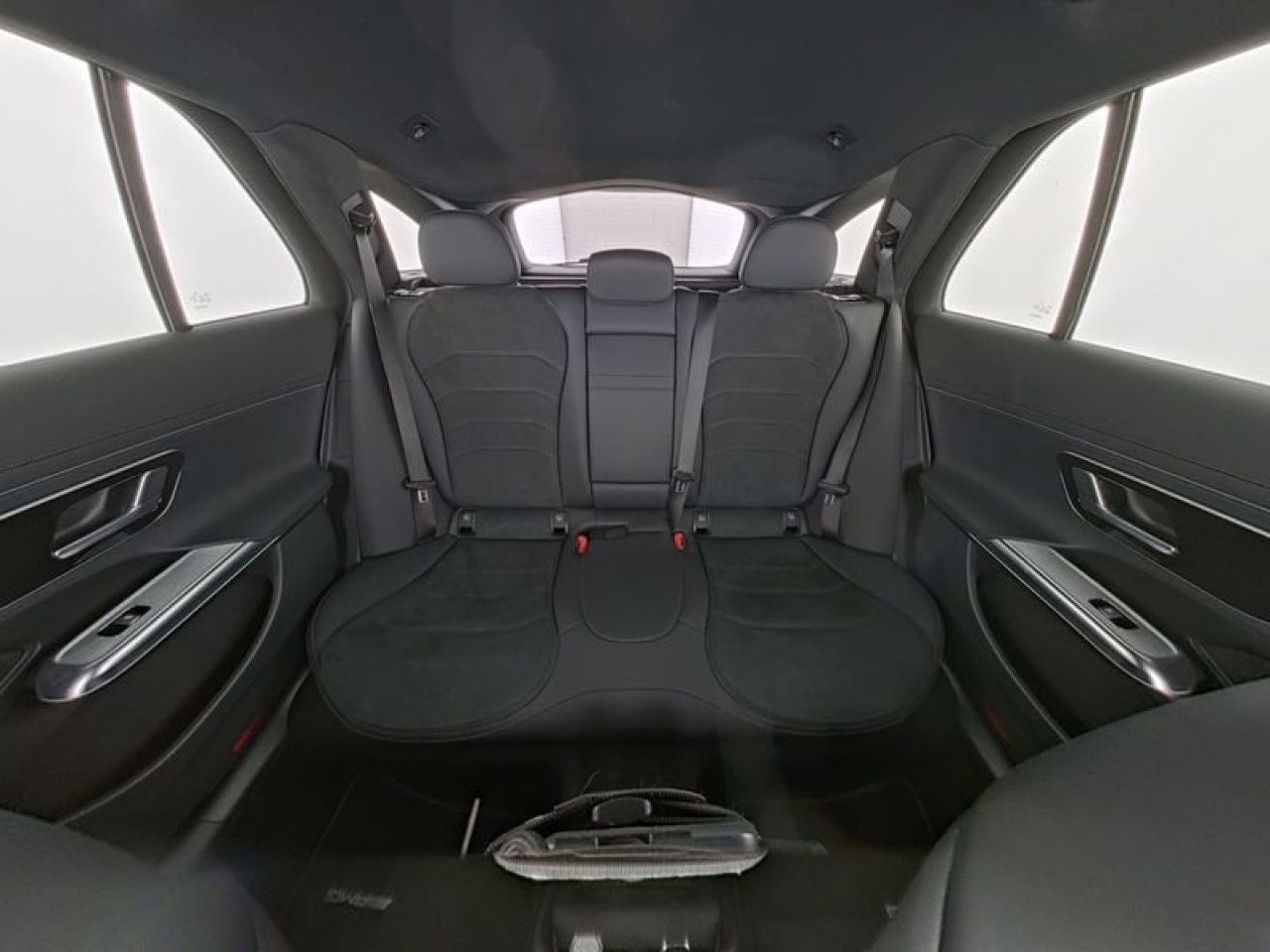 Mercedes-Benz E-Klasse – Bild 8