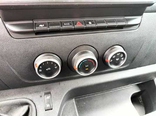 Vehicle image 8 / 11