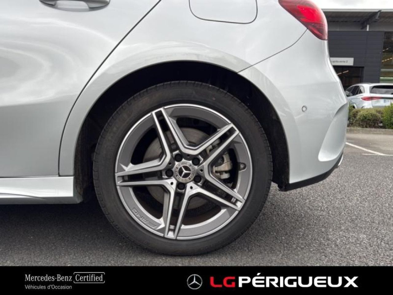 Photo du v&eacute;hicule 17 / 18