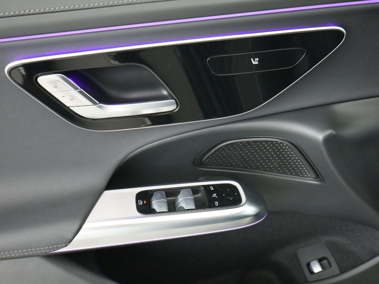 Mercedes-Benz E-Klasse – Bild 20