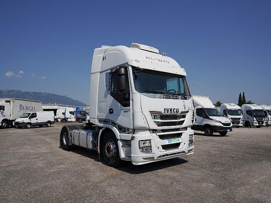 Vehicle image 1 / 14