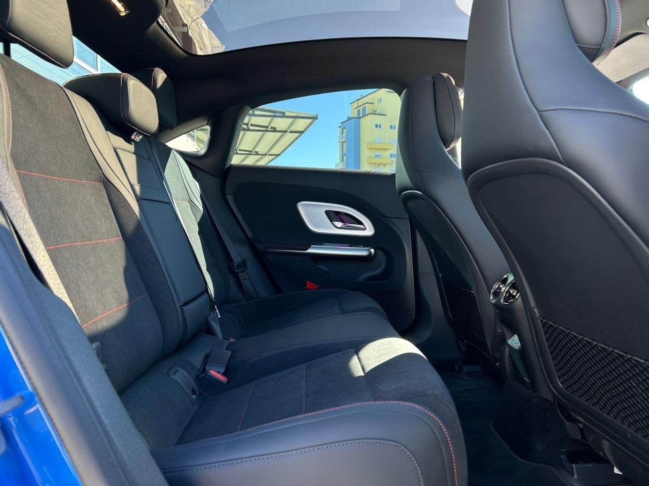 Imagem do veículo 4 / 14