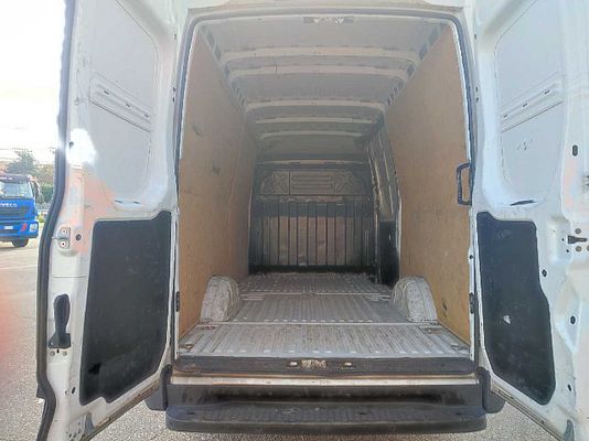 Vehicle image 6 / 10