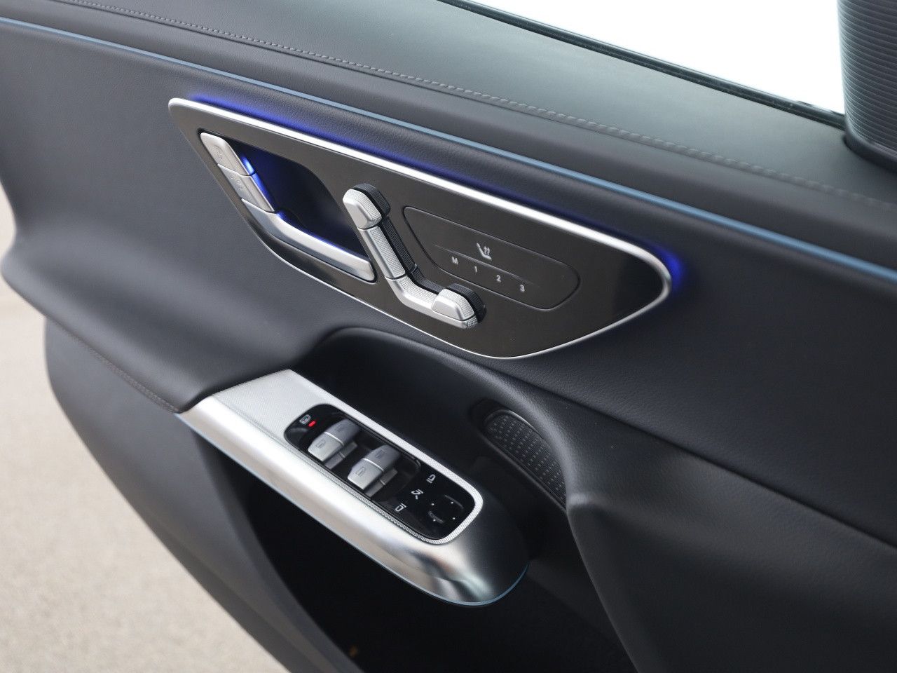 Mercedes-Benz E-Klasse – Bild 13