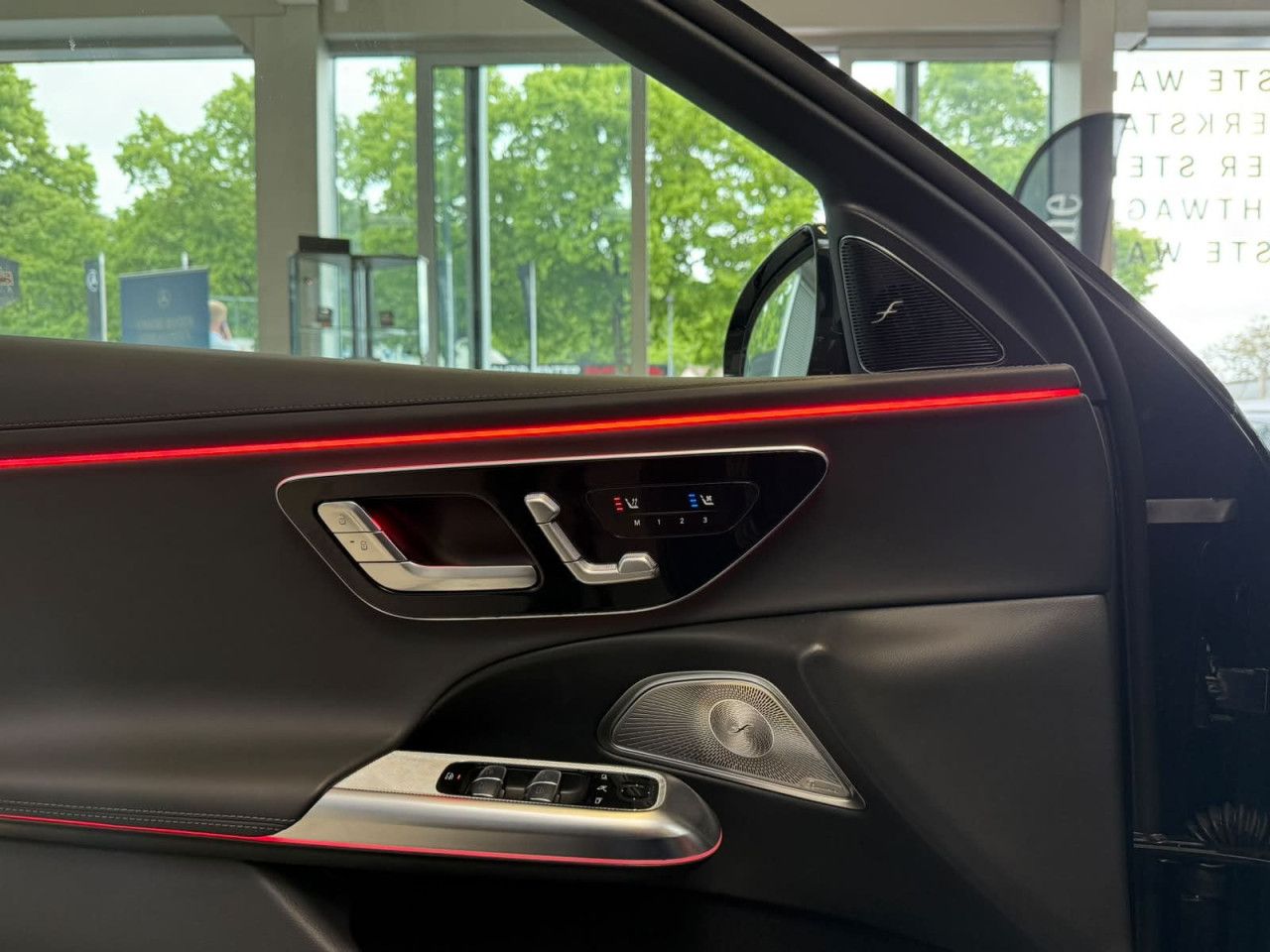 Mercedes-Benz E-Klasse – Bild 14