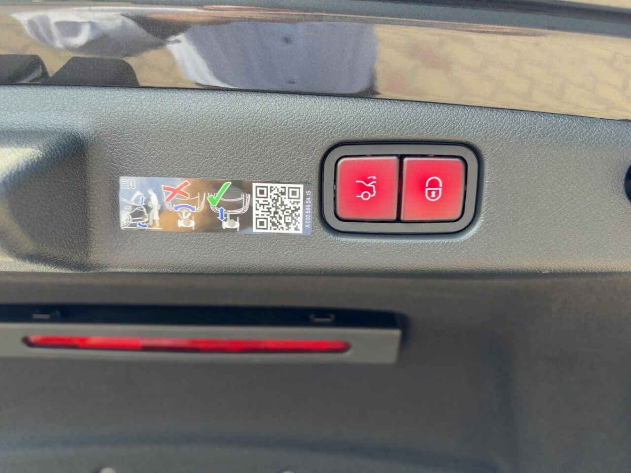 Mercedes-Benz E-Klasse – Bild 18
