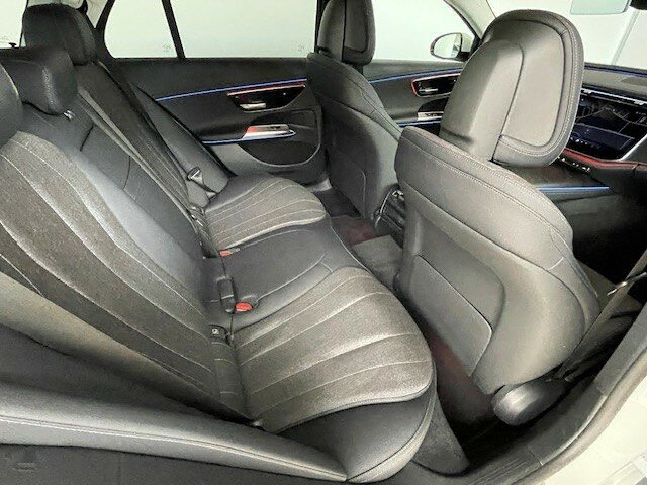 Mercedes-Benz E-Klasse – Bild 25