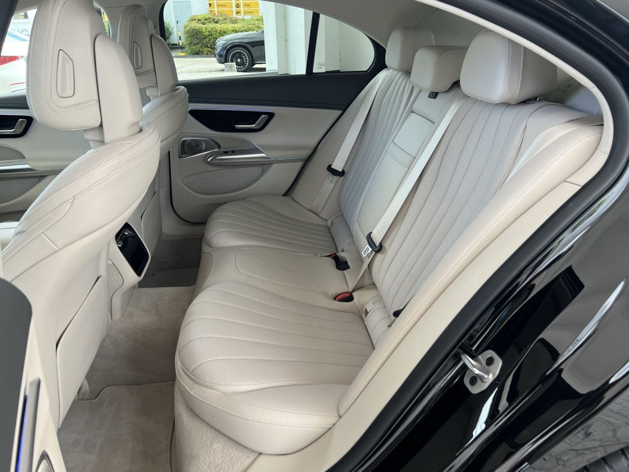 Mercedes-Benz E-Klasse – Bild 19