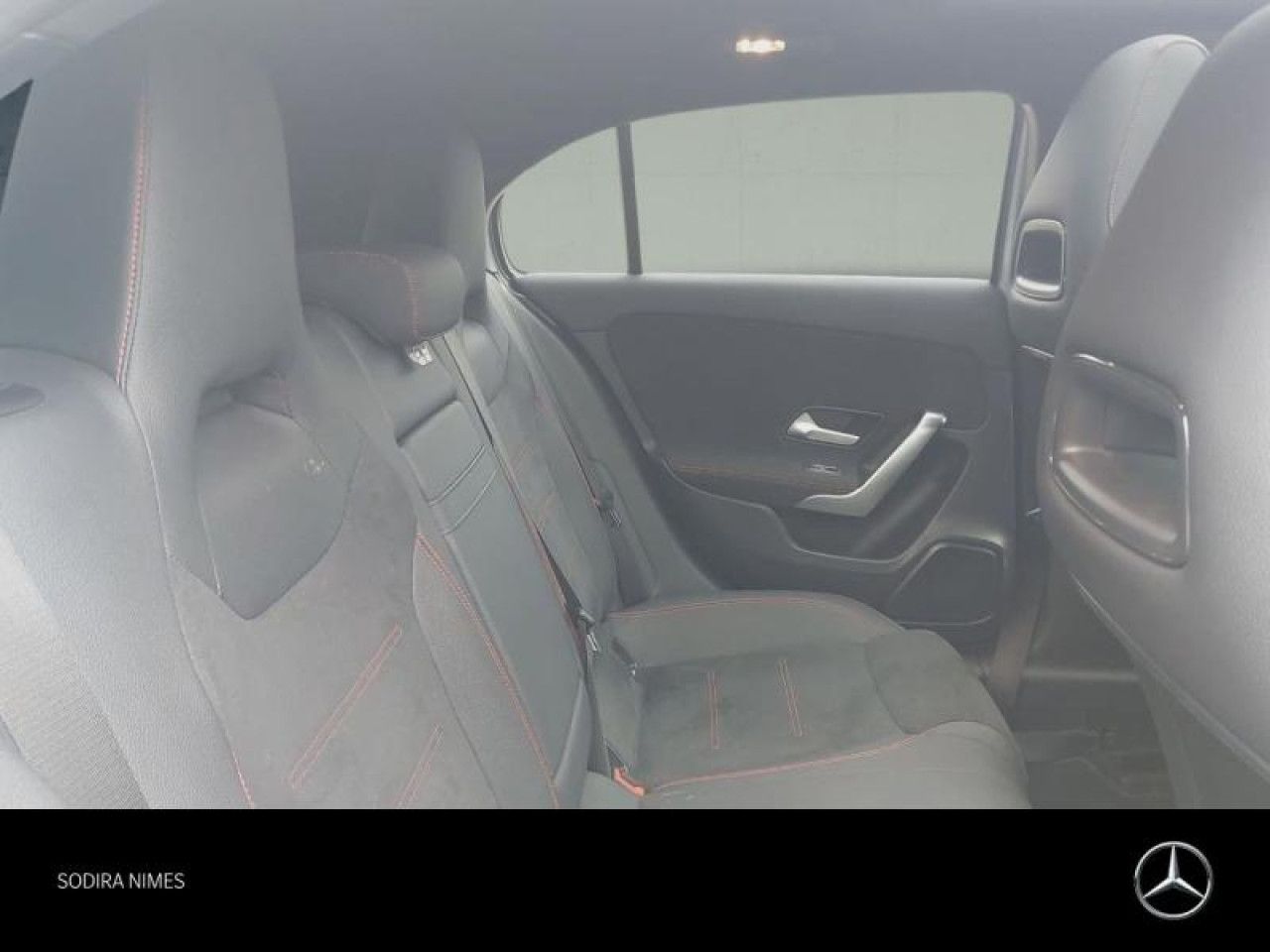 Photo du v&eacute;hicule 16 / 18