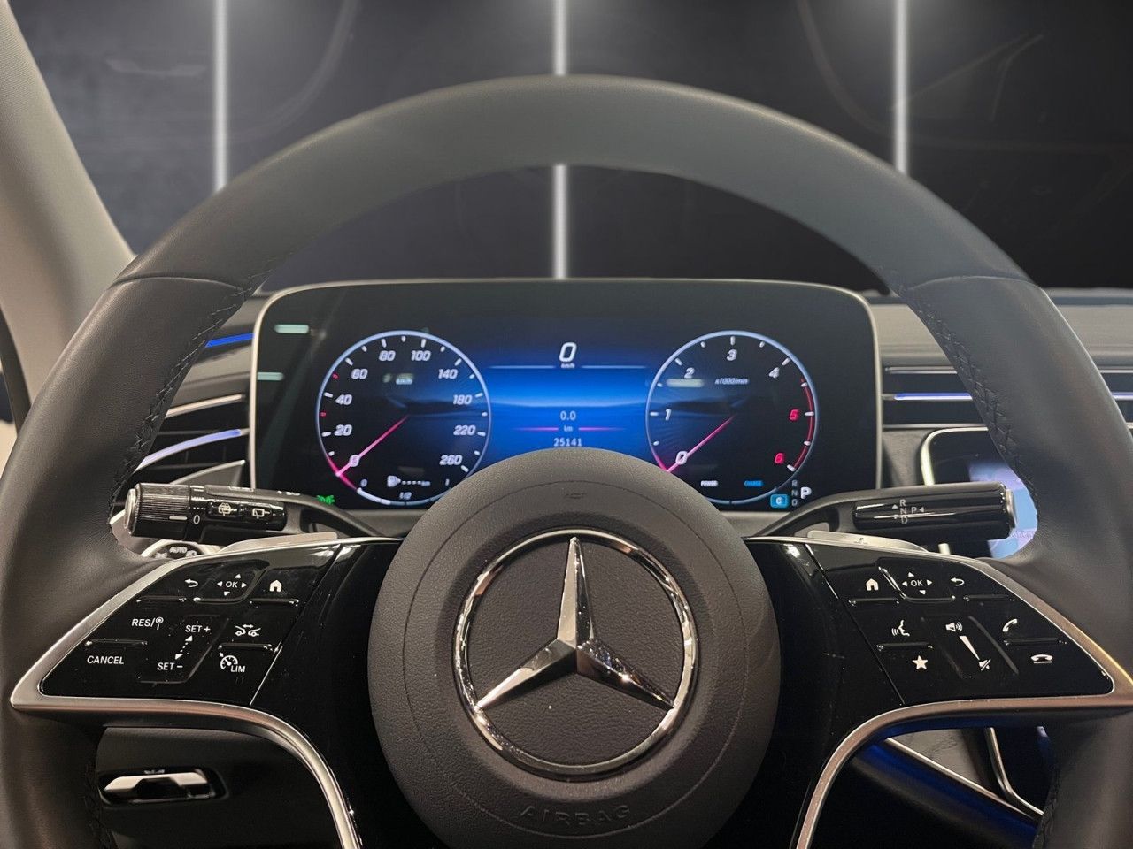 Mercedes-Benz E-Klasse – Bild 8