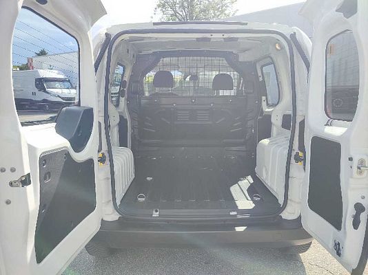 Vehicle image 7 / 10