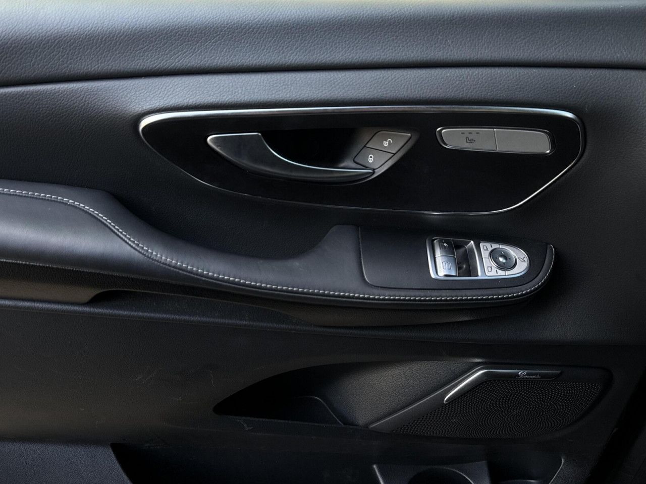 Zdjęcie pojazdu 18 / 24