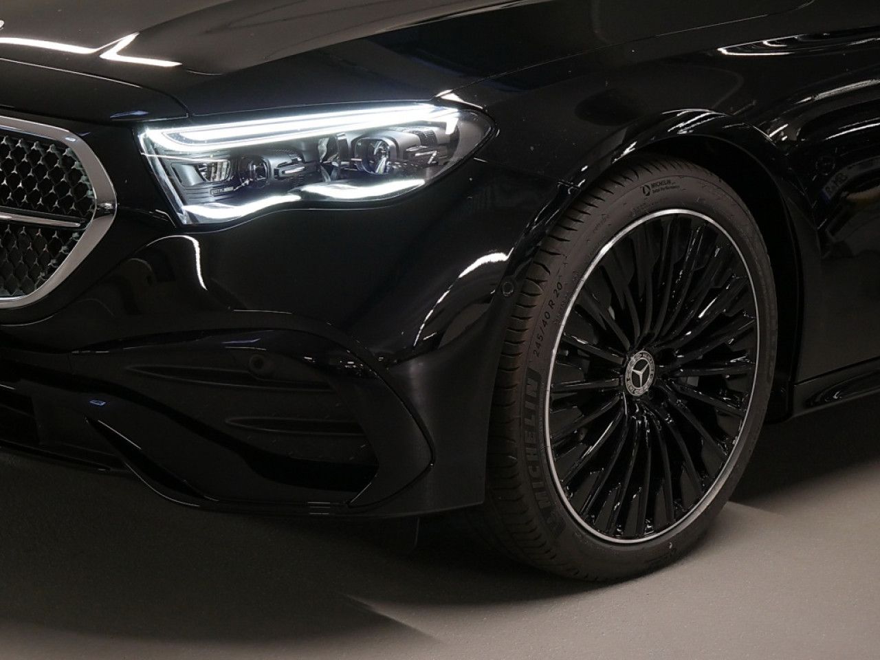Mercedes-Benz E-Klasse – Bild 4