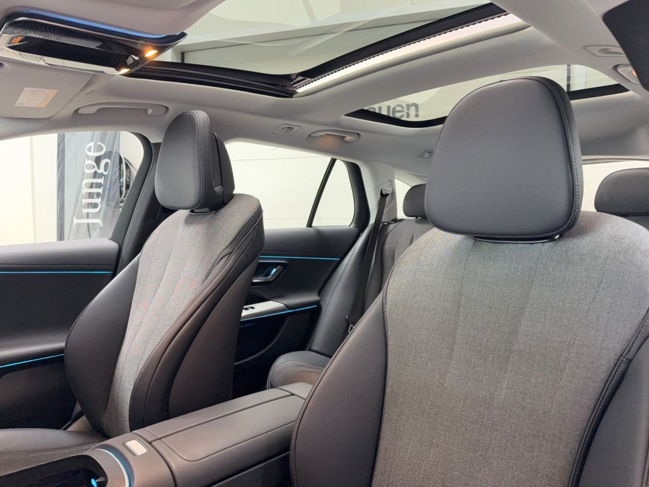 Mercedes-Benz E-Klasse – Bild 13