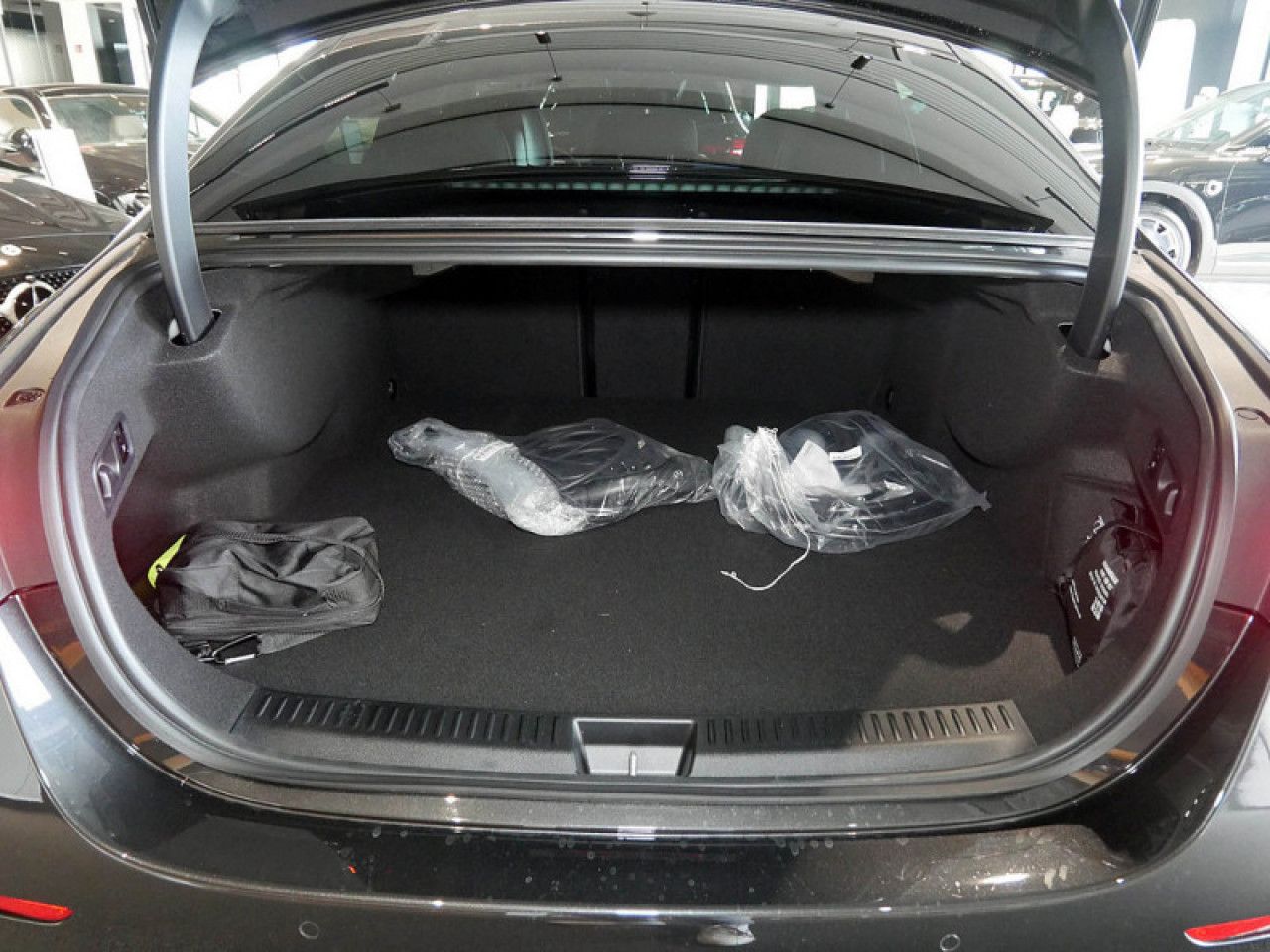 Mercedes-Benz E-Klasse – Bild 11