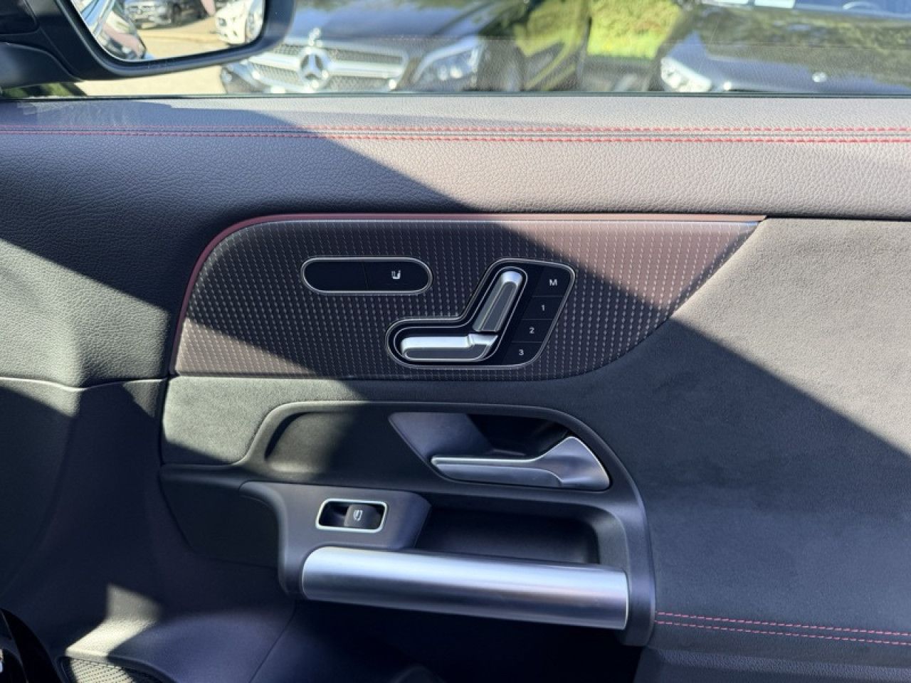 Photo du v&eacute;hicule 10 / 18