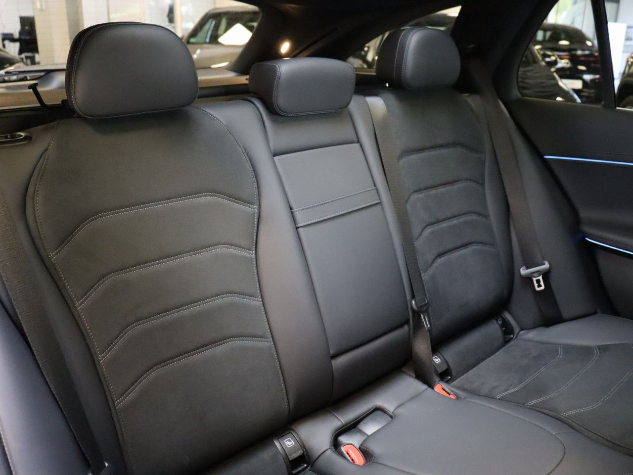Mercedes-Benz E-Klasse – Bild 28